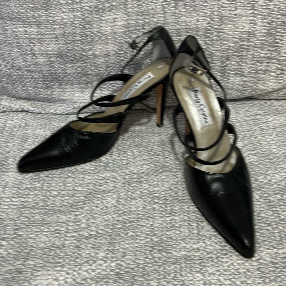 Maria Christina Black leather pointed pumps w/3 straps - Size 8 Made in Spain